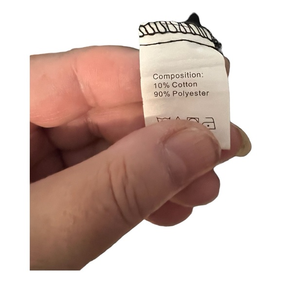 A Checkered button down shirt in size large - Picture 4 of 6